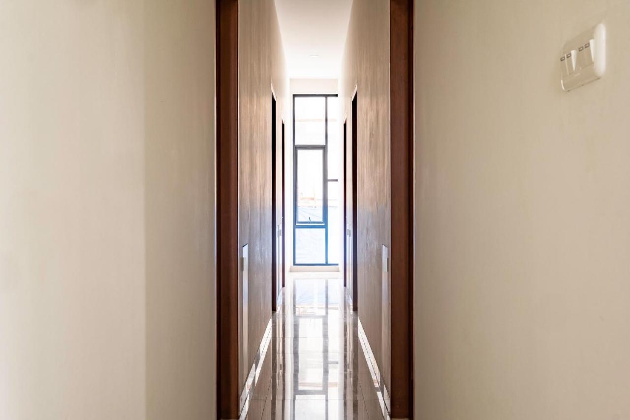 Oyo Life 2673 Rosewood Residence Karawang Exterior foto